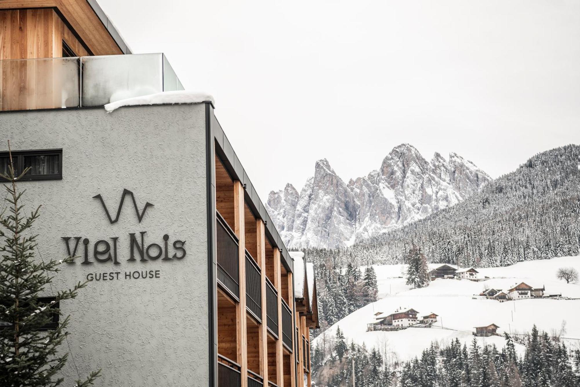 Viel Nois Guest House Фунес Экстерьер фото