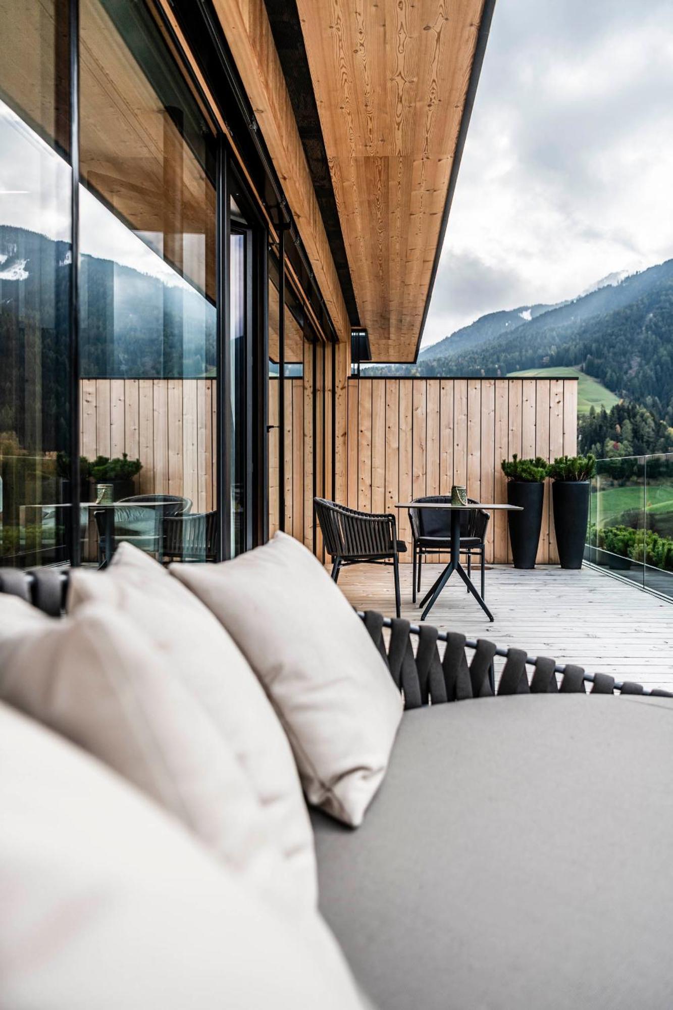 Viel Nois Guest House Фунес Экстерьер фото