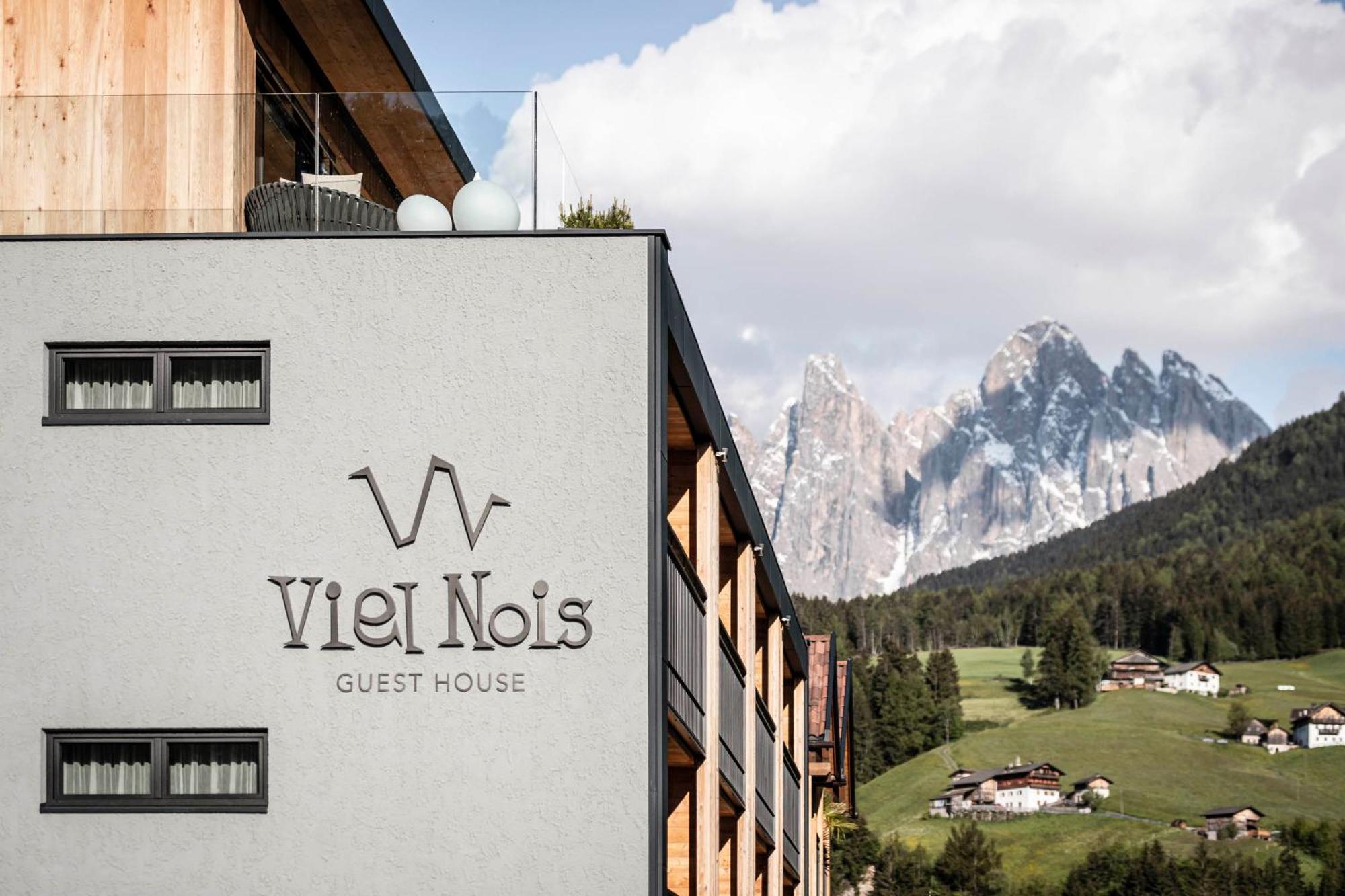 Viel Nois Guest House Фунес Экстерьер фото